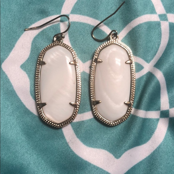 Kendra Scott Elle Earrings - Picture 2 of 3